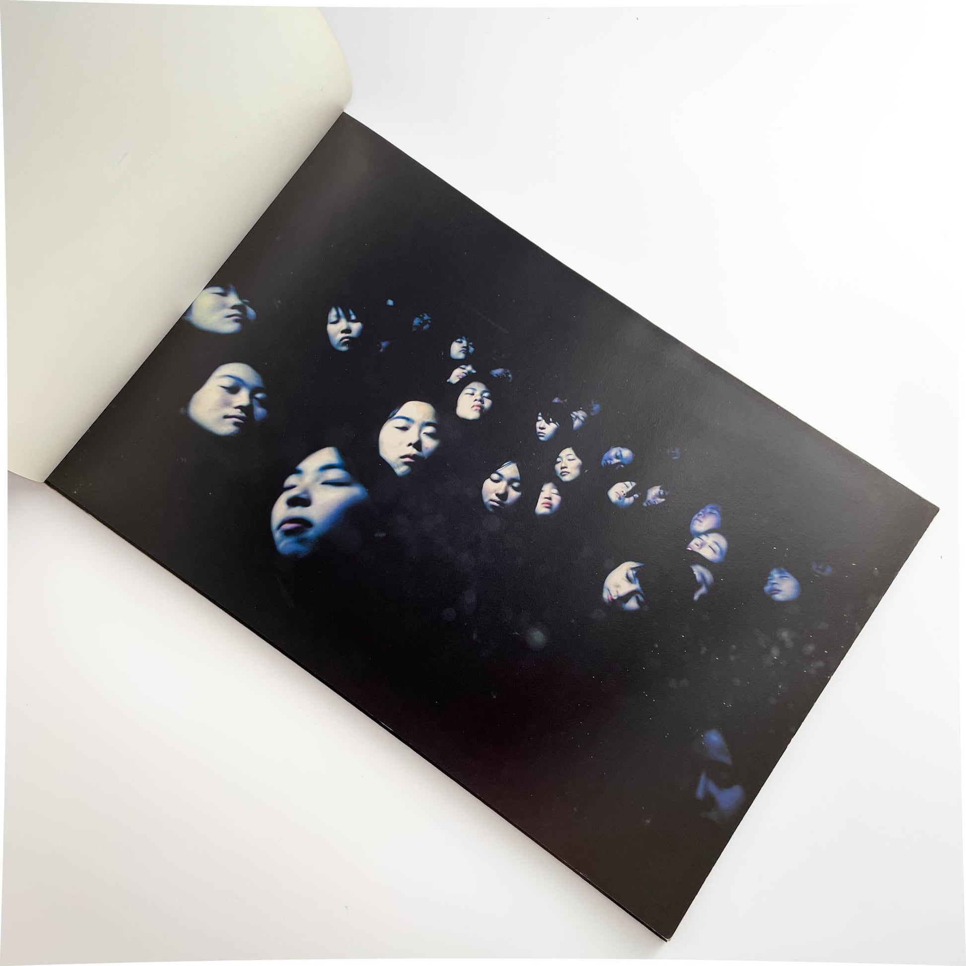 志賀理江子　カナリア　Canary 赤々舎